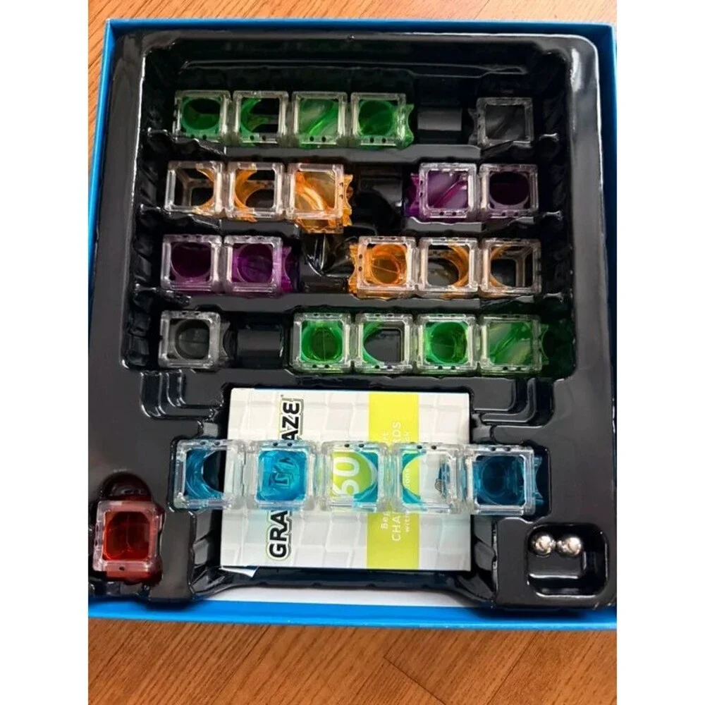 Thinkfun Gravity Maze marble puzzle logic with cards game good used condition